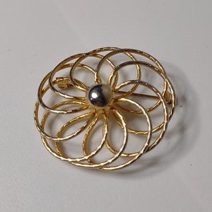 Cute Gold Tone Decorative Brooch